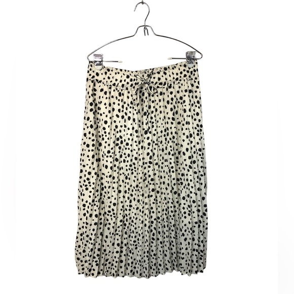 Altar'd State Dresses & Skirts - Altar’d state Women’s Skirt Pleated Lined Wide Band Front Tie Spotted